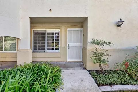 2031 Lakeridge Cir #101, Chula Vista, CA 91913 photo 2