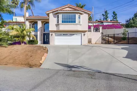 204 Colina Ter, Vista, CA 92084 photo 2