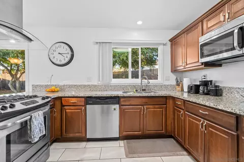 10119 Strathmore Dr, Santee, CA 92071 photo 22