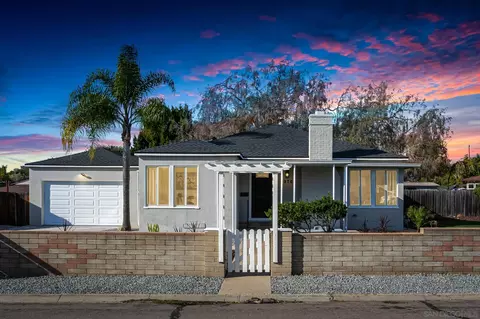 4970 Rosehedge Dr, La Mesa, CA 91942