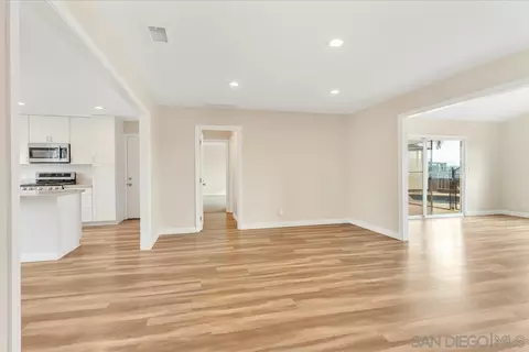 9357 Burning Tree Way, Santee, CA 92071 photo 5