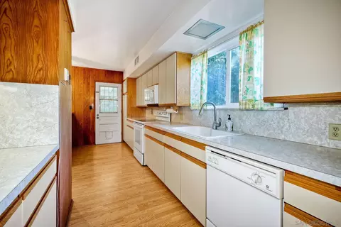 16414 Martincoit Rd, Poway, CA 92064 photo 9