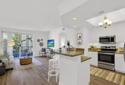 9263 Regents Rd #B205, La Jolla, CA 92037