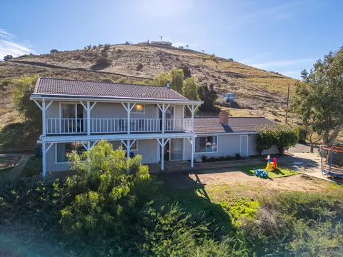 1075 Neighborly Ln, Ramona, CA 92065