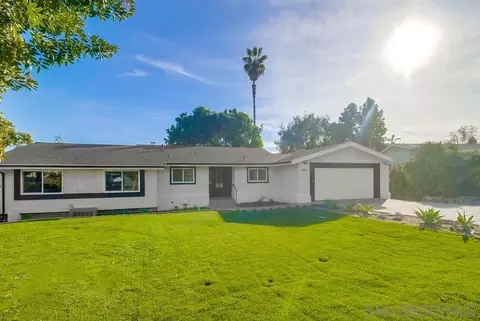 4541 Hillview Dr, La Mesa, CA 91941 photo 2
