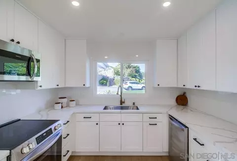 4541 Hillview Dr, La Mesa, CA 91941 photo 12