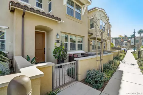 1206 Delpy View Pt, Vista, CA 92084 photo 3