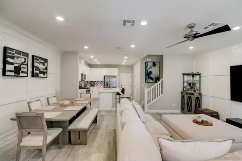 1206 Delpy View Pt, Vista, CA 92084