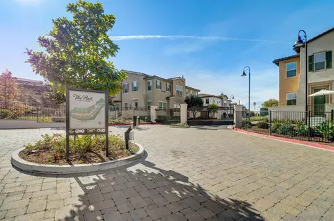 1206 Delpy View Pt, Vista, CA 92084 photo 2