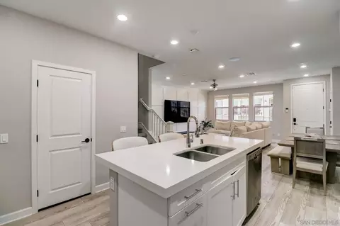 1206 Delpy View Pt, Vista, CA 92084 photo 10