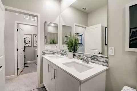 1206 Delpy View Pt, Vista, CA 92084 photo 20