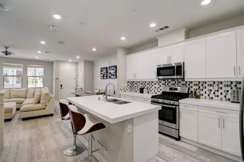 1206 Delpy View Pt, Vista, CA 92084 photo 9