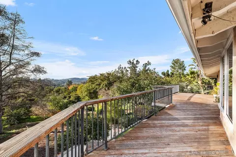 Exterior - 15918 Lime Grove Rd, Poway, CA 92064 photo 5 of 15