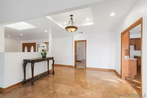Entry Way - 15918 Lime Grove Rd, Poway, CA 92064 photo 3 of 7