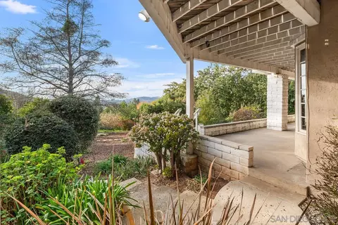 Exterior - 15918 Lime Grove Rd, Poway, CA 92064 photo 6 of 15