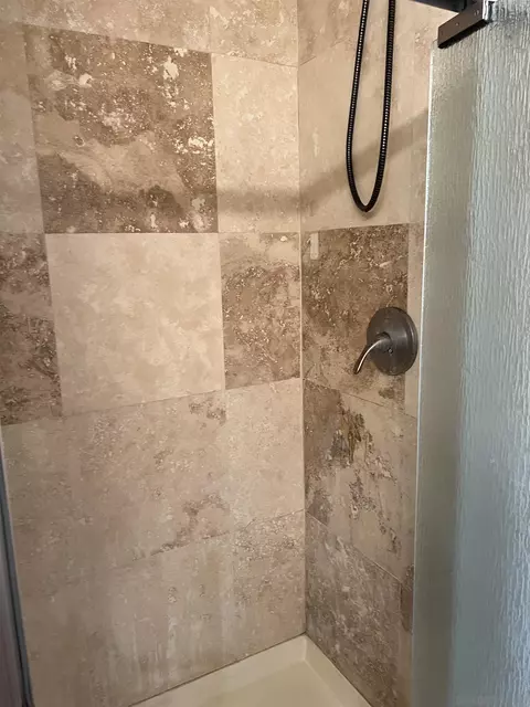 Bath - 15918 Lime Grove Rd, Poway, CA 92064 photo 6 of 6