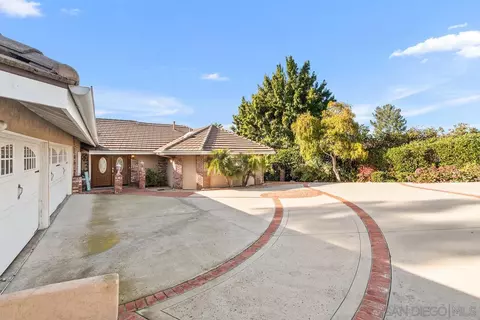 Exterior - 15918 Lime Grove Rd, Poway, CA 92064 photo 3 of 15
