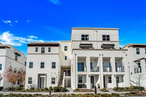 2044 Luzon Ln #8, Chula Vista, CA 91915