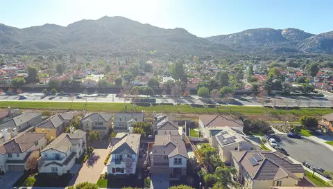31501 Six Rivers Ct, Temecula, CA 92592 photo 2
