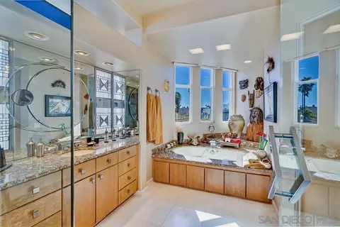 Bath - 13 Green Turtle Rd, Coronado, CA 92118 photo 2 of 6