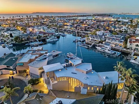 View/Area - 13 Green Turtle Rd, Coronado, CA 92118 photo 3 of 6