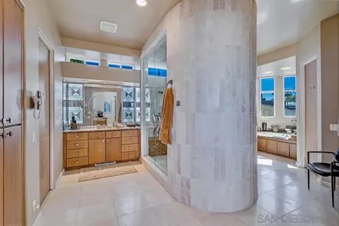 Bath - 13 Green Turtle Rd, Coronado, CA 92118 photo 1 of 6