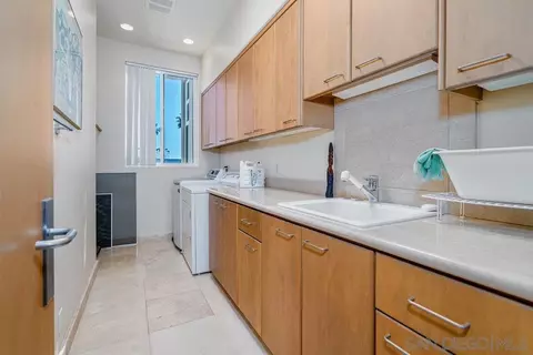 Kitchen - 13 Green Turtle Rd, Coronado, CA 92118 photo 4 of 4