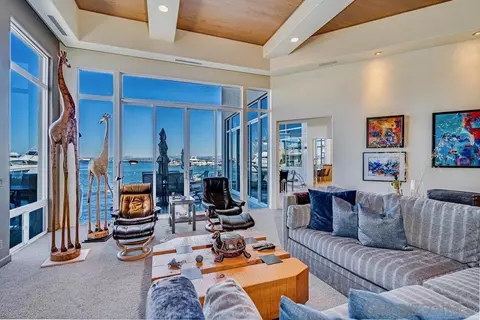 Living - 13 Green Turtle Rd, Coronado, CA 92118 photo 6 of 10