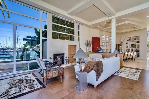 Living - 13 Green Turtle Rd, Coronado, CA 92118 photo 4 of 10
