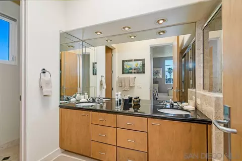 Bath - 13 Green Turtle Rd, Coronado, CA 92118 photo 6 of 6