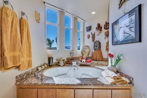 Bath - 13 Green Turtle Rd, Coronado, CA 92118 photo 5 of 6