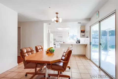 326 Carlson Ct, Vista, CA 92083 photo 9