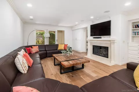 Living - 1303 Caminito Floreo, La Jolla, CA 92037 photo 3 of 3