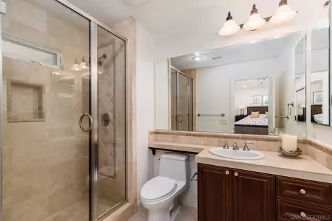 Bath - 1303 Caminito Floreo, La Jolla, CA 92037 photo 3 of 4