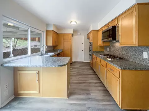 810 Boyle Ave, Escondido, CA 92027 photo 8