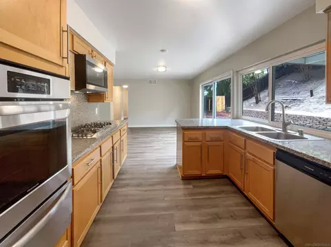 810 Boyle Ave, Escondido, CA 92027 photo 10
