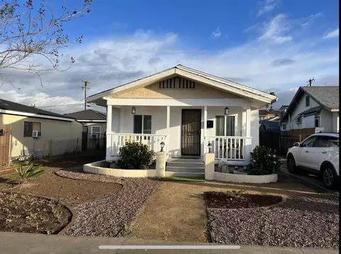 541 E 1st Ave, La Habra, CA 90631