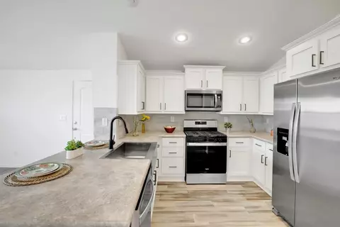 Kitchen - 751 E Bradley #43, El Cajon, CA 92021 photo 4 of 5