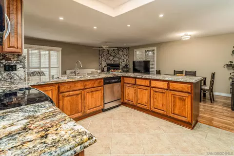 237 Parkcreek, San Diego, CA 92114