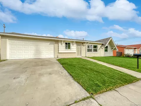 727 Worthington St, Spring Valley, CA 91977 photo 2
