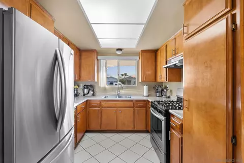 269 Puffin Dr, Vista, CA 92083 photo 13