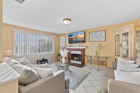 269 Puffin Dr, Vista, CA 92083 photo 9