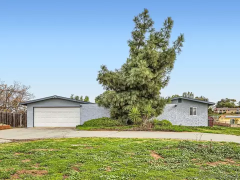 1020 12th St, Ramona, CA 92065 photo 2