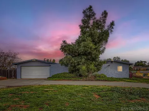 1020 12th St, Ramona, CA 92065