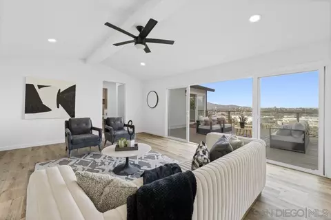 10022 Pandora Dr, La Mesa, CA 91941 photo 4