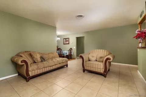 370 Jade Dr, Hemet, CA 92543 photo 5