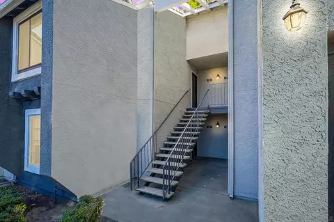 14996 Avenida Venusto #30, San Diego, CA 92128