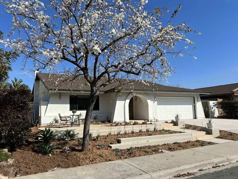 1611 James Dr, Carlsbad, CA 92008