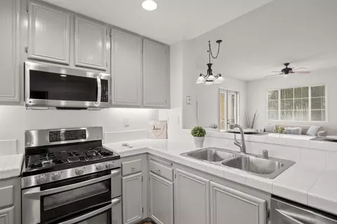 Kitchen - 4080 Front St #203, San Diego, CA 92103 photo 6 of 6