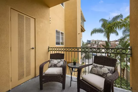 Exterior - 4080 Front St #203, San Diego, CA 92103 photo 2 of 9